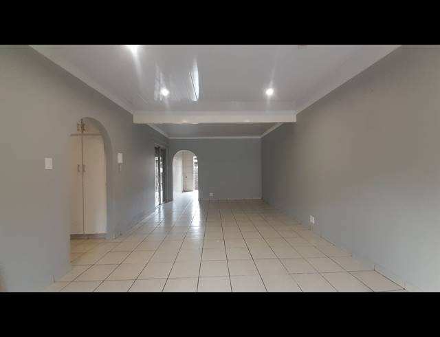 2 BEDROOM TOWNHOUSE TO LET IN THREE RIVERS